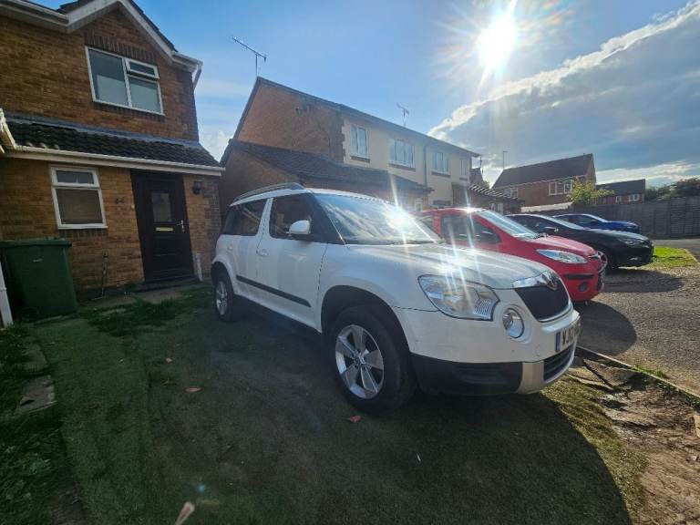 Skoda, YETI, Hatchback, 2012, Manual, 1197 (cc), 5 doors