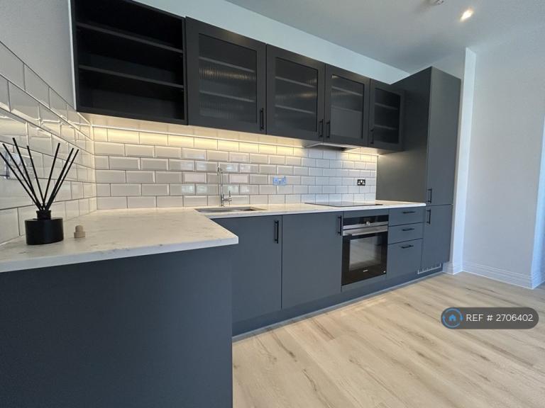 2 bedroom flat in Ashwood House, Camberley, GU15 (2 bed) (#2706402)