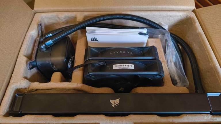 iCue H150i RGB Elite PC liquid CPU Cooler.