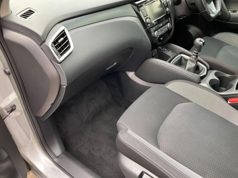 2019 Nissan Qashqai 1.3 DiG-T N-Connecta 5dr HATCHBACK PETROL Manual