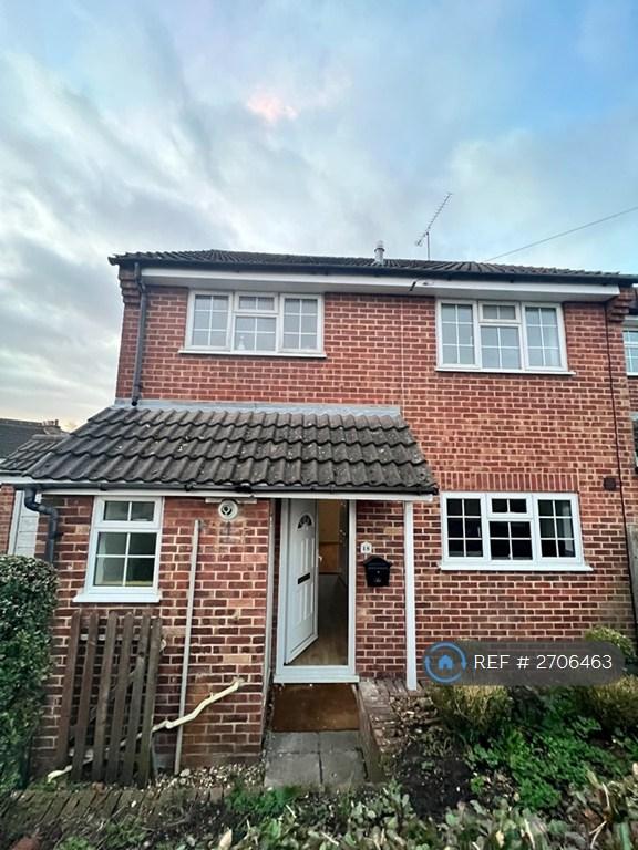3 bedroom house in Wolfe Road, Aldershot, GU12 (3 bed) (#2706463)