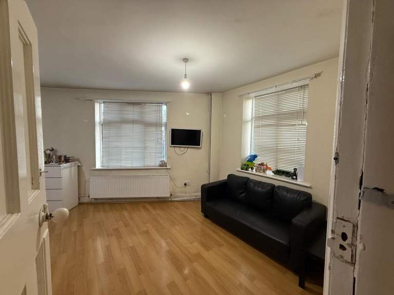 Spacious Double Room for Rent