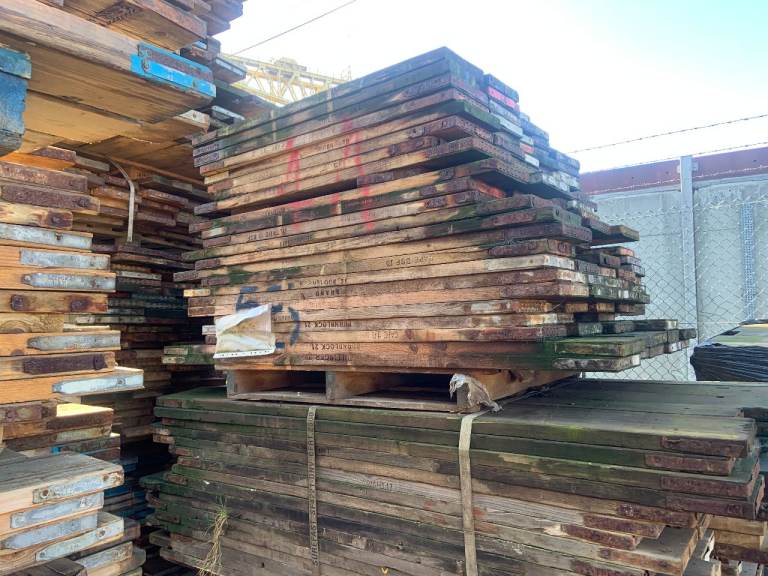 Clearance bale of 50no. C-grade scaffold boards up to 1.5m. Delivery available
