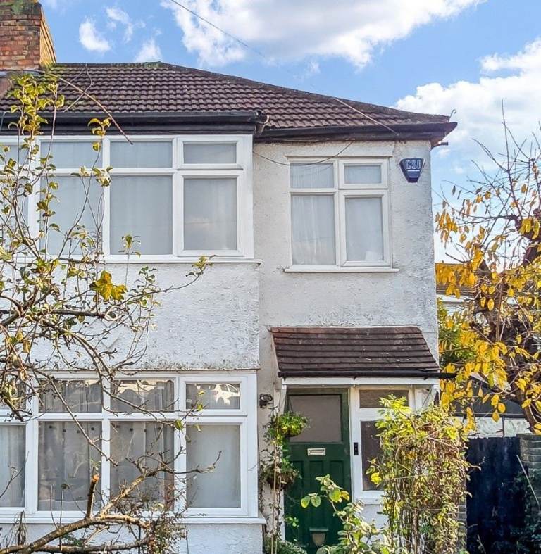 3 Bedroom House for Sale in Enfield Middlesex