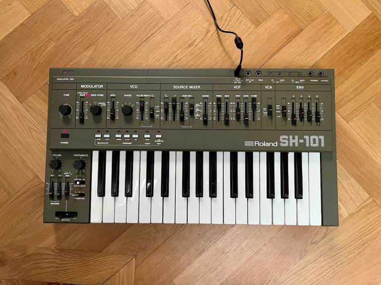 Roland SH-101 Analog Synthesizer