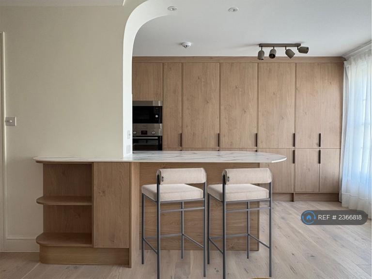 1 bedroom flat in Barnsbury Terrace, London, N1 (1 bed) (#2366818)