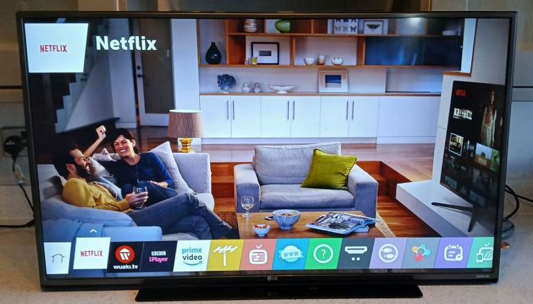 LG 43" ULTRA HD SMART TV 