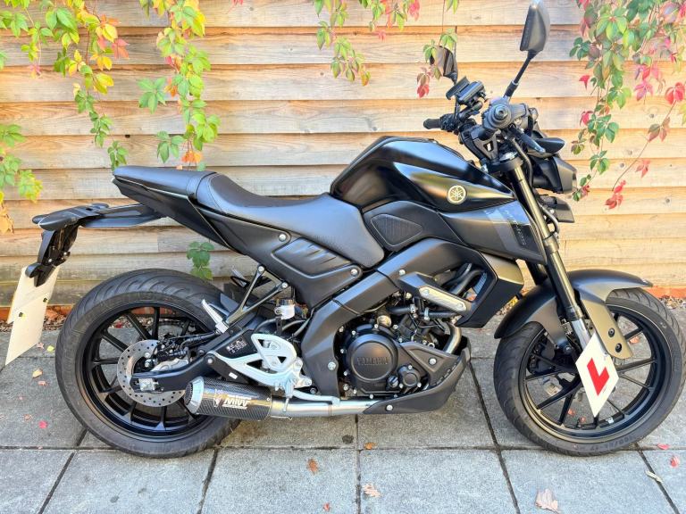 2023 / 23 Yamaha MT125 ABS £4250 Black 708 miles.