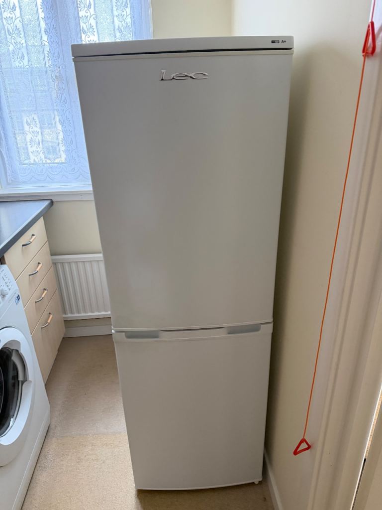 LEC Fridge Freezer Can Deliver 