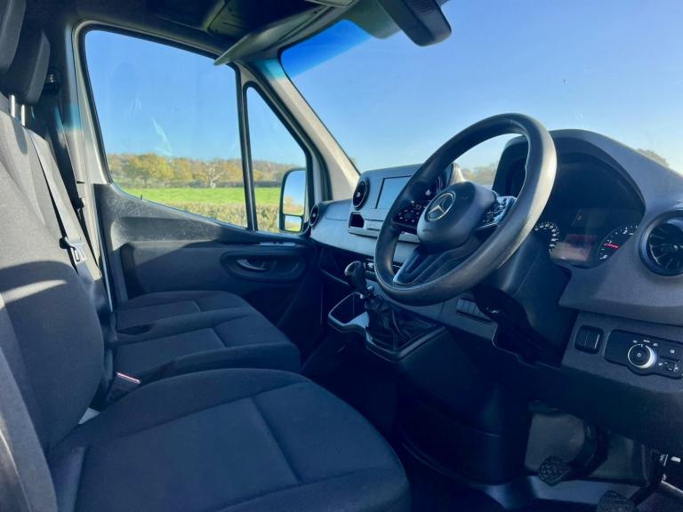 MERCEDES-BENZ SPRINTER 2.0 315 CDI L2 H2 Utility Spec With A/C White Manual Dies