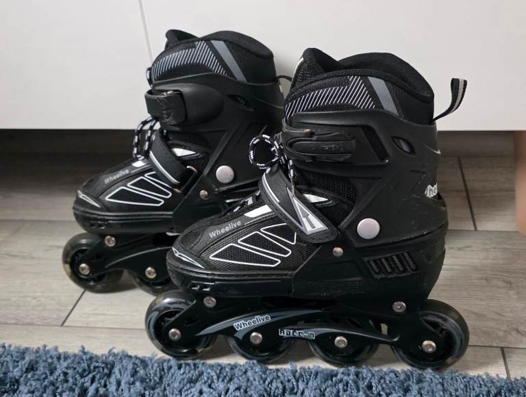 Wheelive Kids Inline Skates Black size UK 2 - 3.5 (21.5 cm - 23.5 cm)
