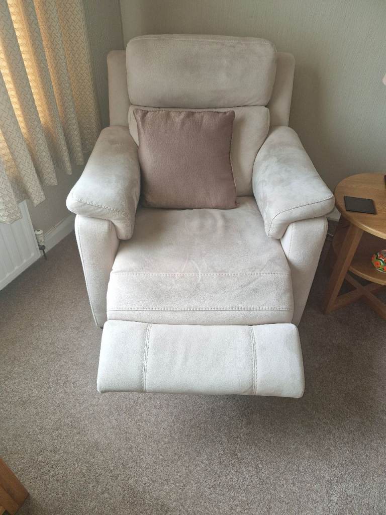 Cream Faux Leather Suite – Good Condition, Comfy Living Room Set