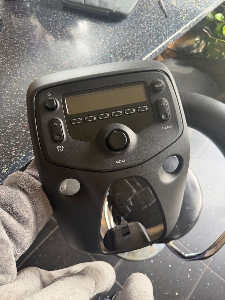 Toyota Aygo Stereo + Middle console 