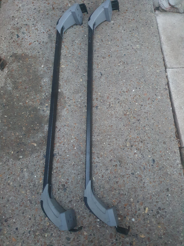 GENUINE TOYOTA ROOF BARS