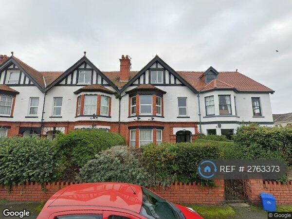 2 bedroom flat in Howard Road, Llandudno, LL30 (2 bed) (#2763373)