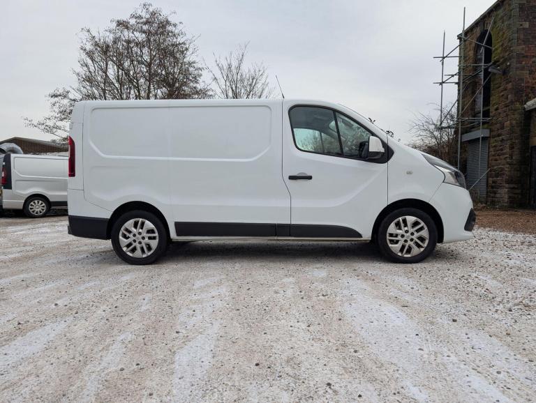 2016 Renault Trafic SL27 dCi 120 Sport Nav Van PANEL VAN DIESEL Manual