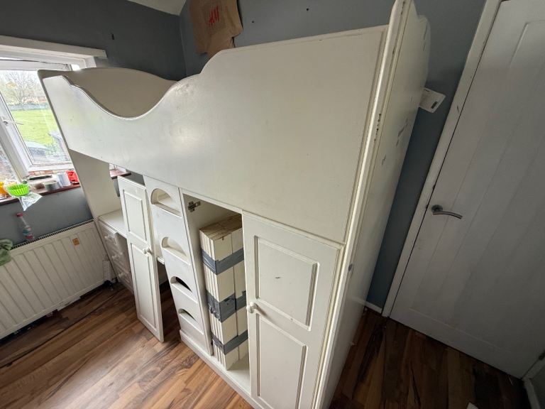 Cabin bed single 