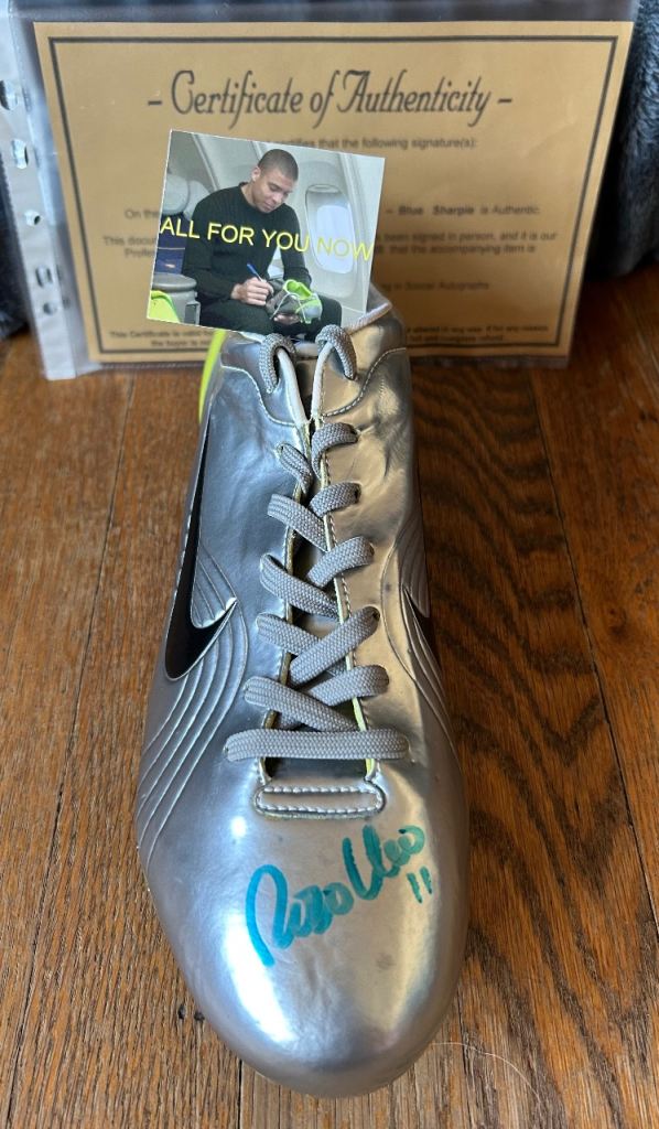 Ronaldo Nazário (R9) 2002 Release Signed Nike Mercurial Vapor 1 Chrome Lime Football Boot