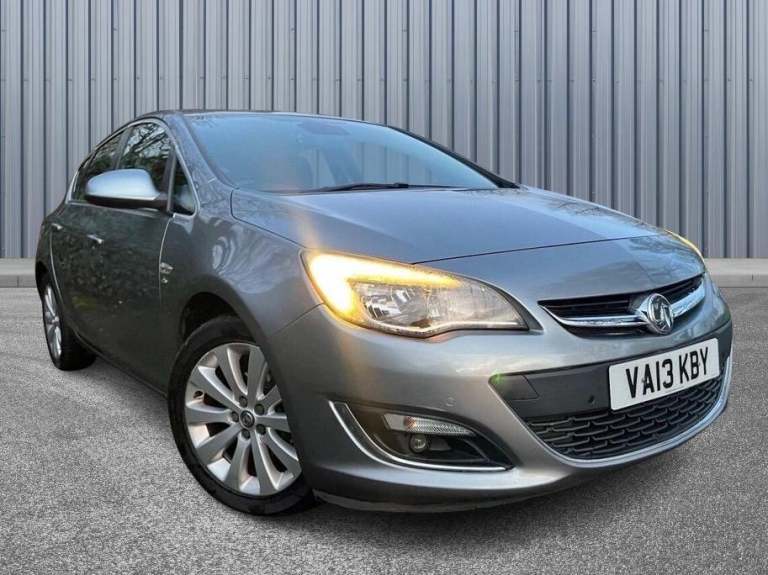 2013 Vauxhall Astra 1.6i 16V Elite 5dr HATCHBACK PETROL Manual