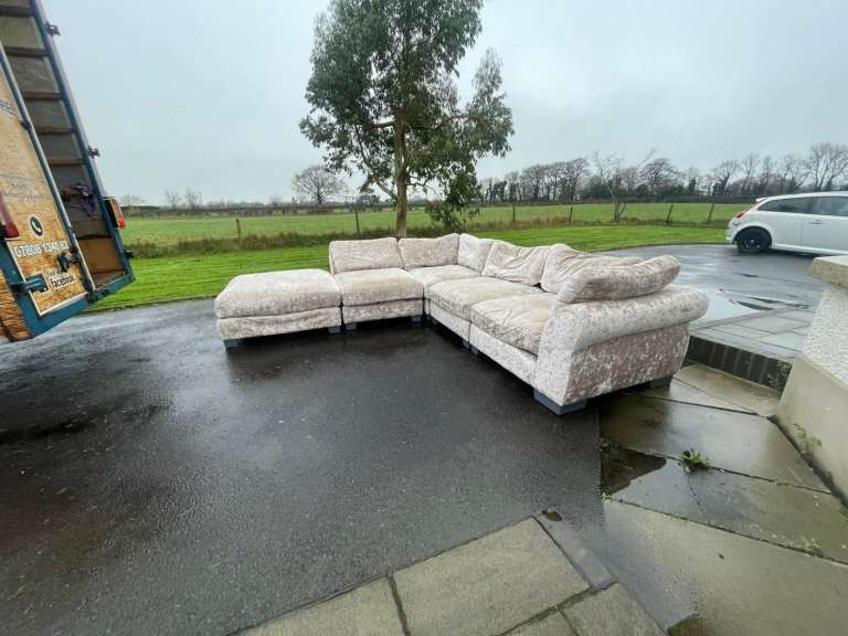 Corner group sofa in compage crushed velvet £350 only 