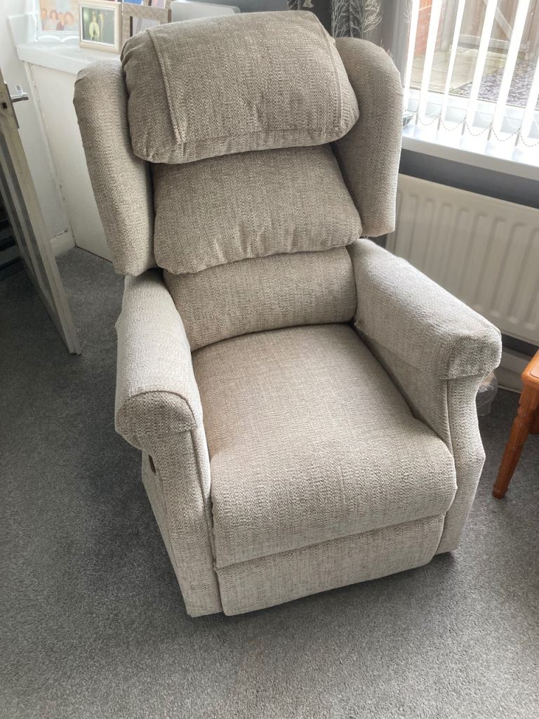 Rise and recline chair 