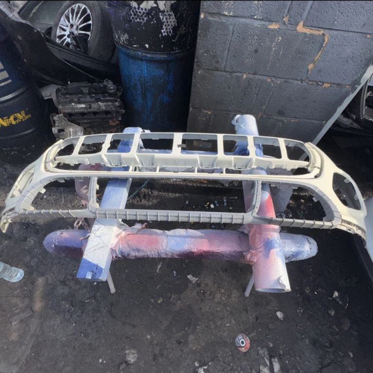 * MINI COOPER S WORKS JCW F56 WHITE FRONT BUMPER OEM 114129-10 