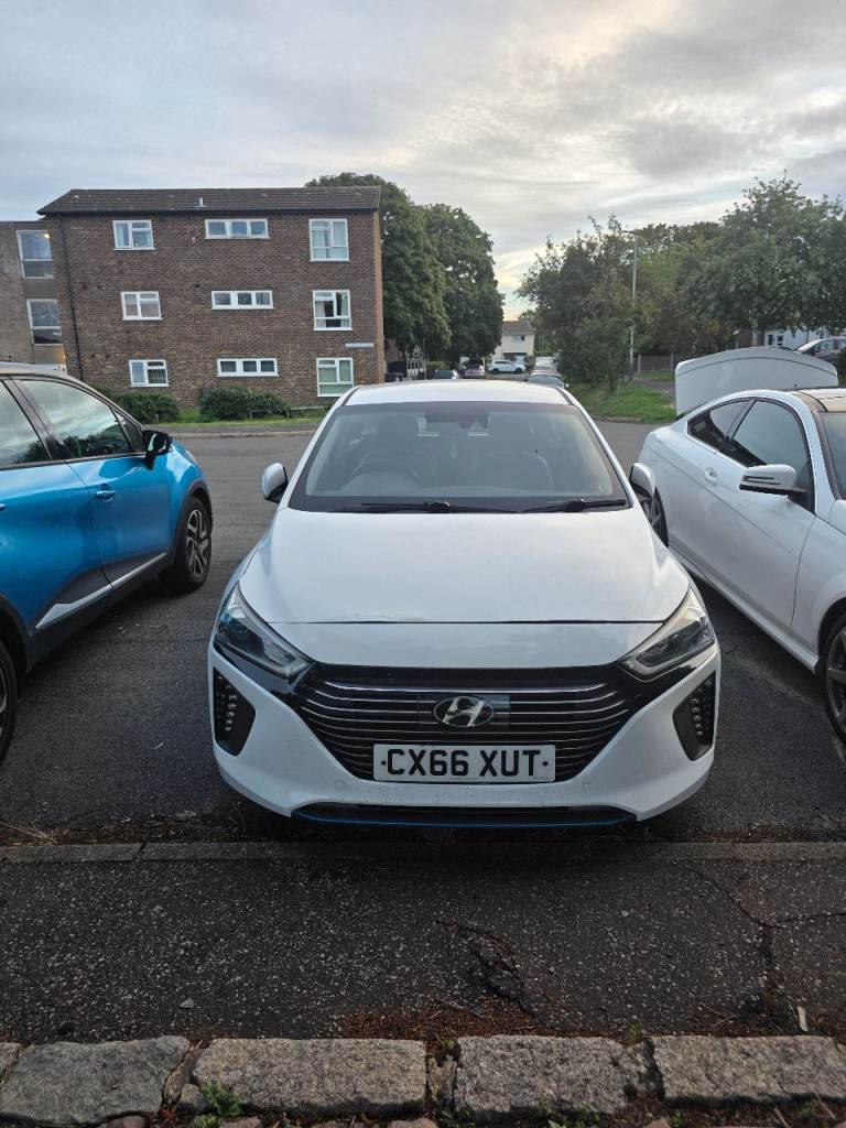 Hyundai Ioniq Hybrid – 66 Plate | Premium Se | £5,000