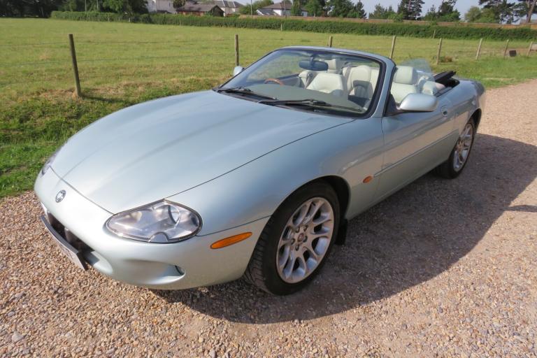 2001 Jaguar XK8 4.0 2dr Auto CONVERTIBLE Petrol Automatic