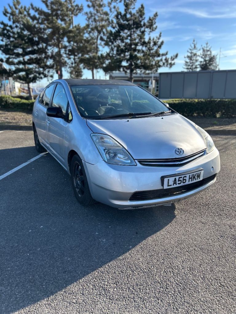 Prius 2007 hybrid silver hatchback