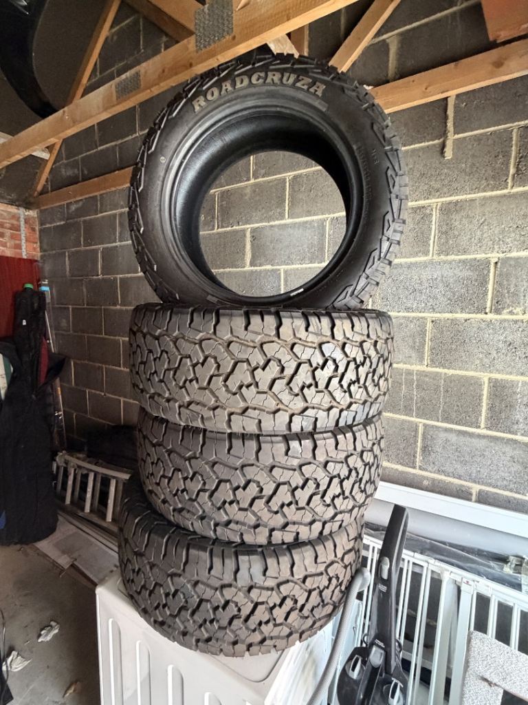 All terrain tyres 255/55R18 ROAD CRUZA