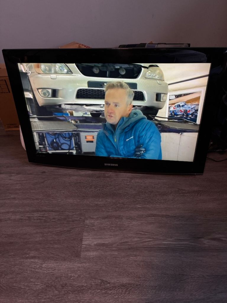 Samsung  tv 32 inch , perfect working order Model : LE32A45761D