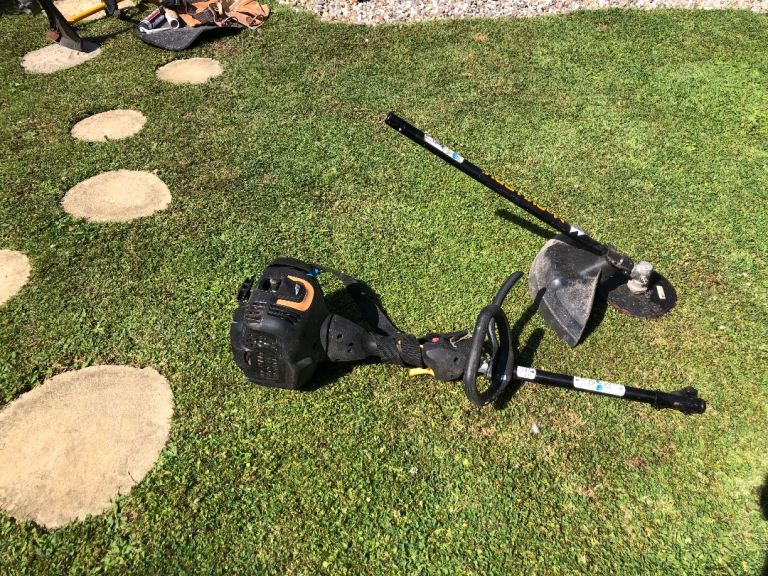 McCULLOCH B28 PS brush cutter spare or repair 