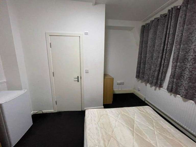 Double room to let