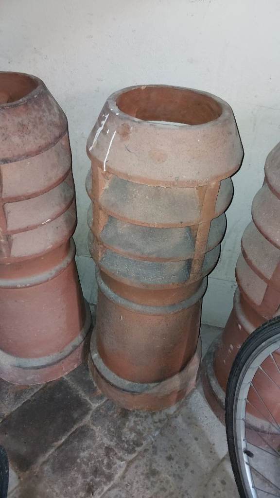 Traditional Terracotta Chimney Pot - Good Condition