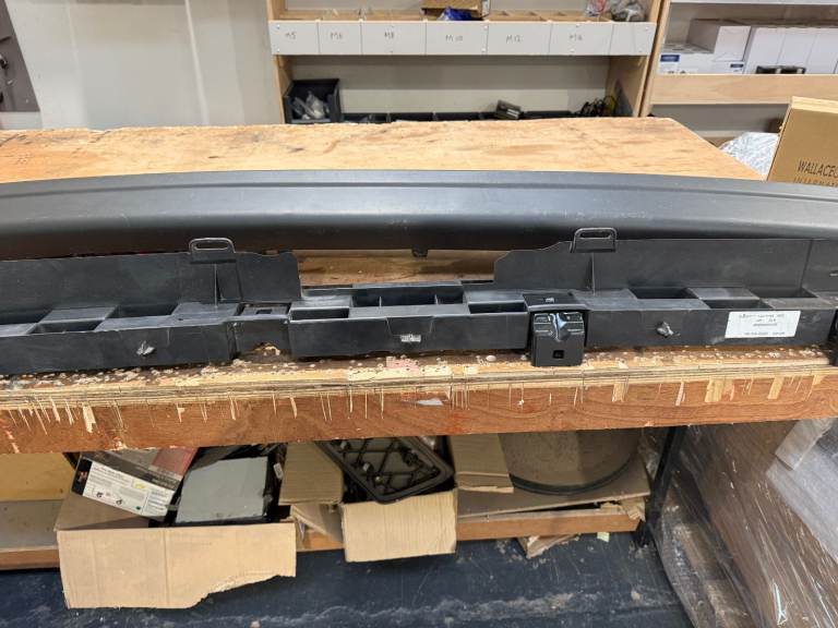 Movano / Master Rear Bumper cover / reinforcement bar - 850220011R