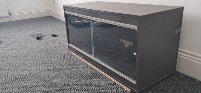 Vivarium W34 x H16.5 x D14.5 (inches) Pick up only. 