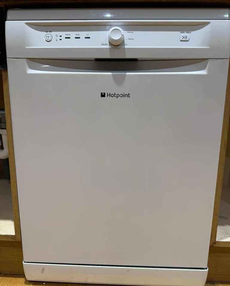 Hotpoint Dishwasher - can deliver
