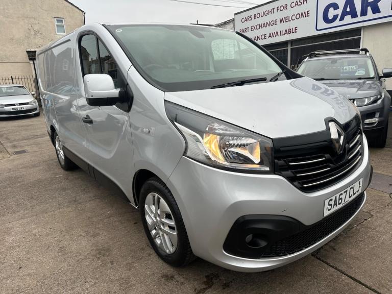 2017 Renault Trafic 1.6 dCi 27 Sport Nav SWB Standard Roof Euro 6 5dr PANEL VAN Diesel Manual