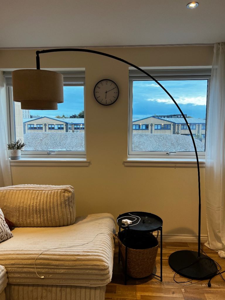 IKEA SKAFTET Arc Floor Lamp – Black & Beige