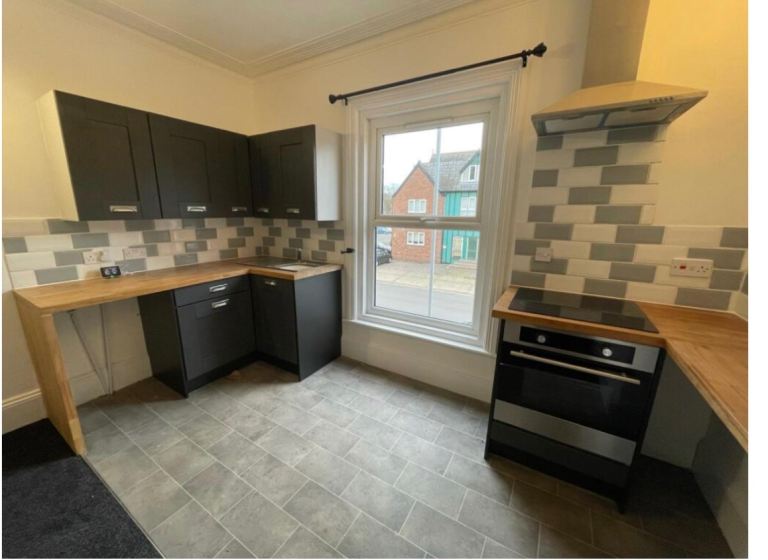 2 bedroom flat overlooking parks Wellesley Road 