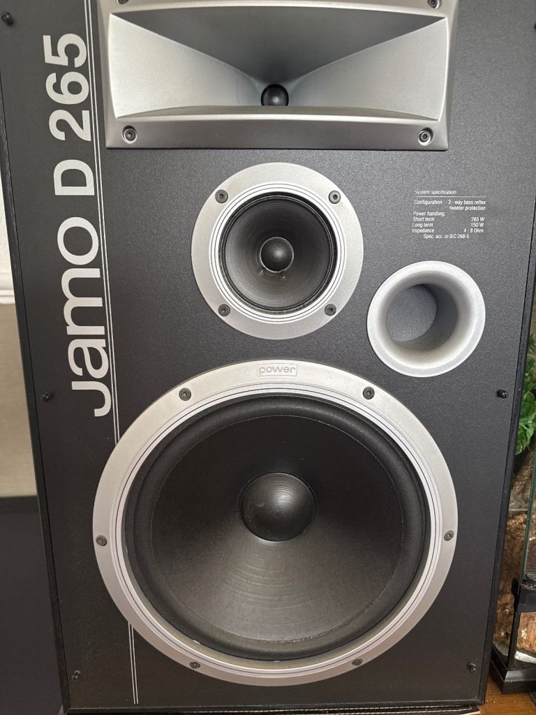 Jamo speakers