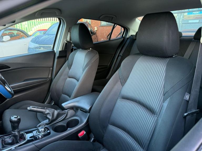 MAZDA MAZDA3 2.2 SKYACTIV-D Sport Nav 2015