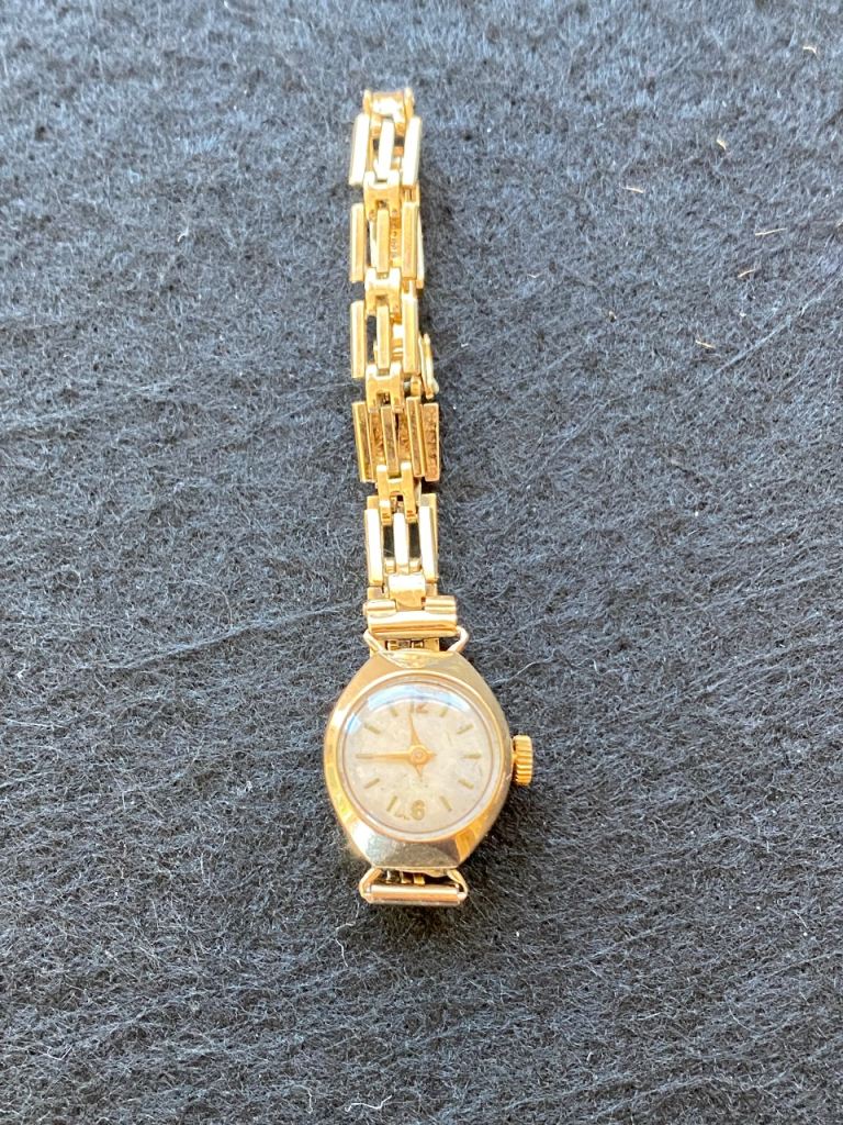 Ladies Gold Watch 