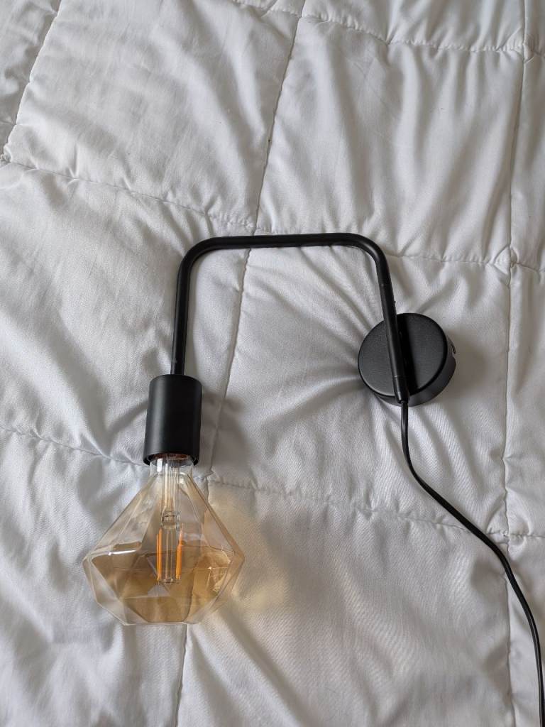 2x Wall Lights