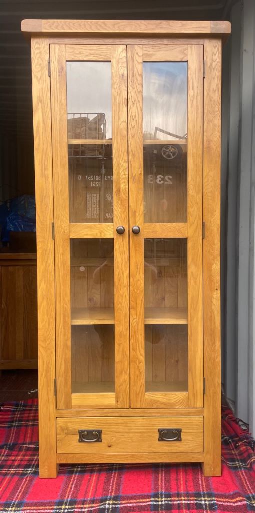 Solid oak bookcase/display cabinet