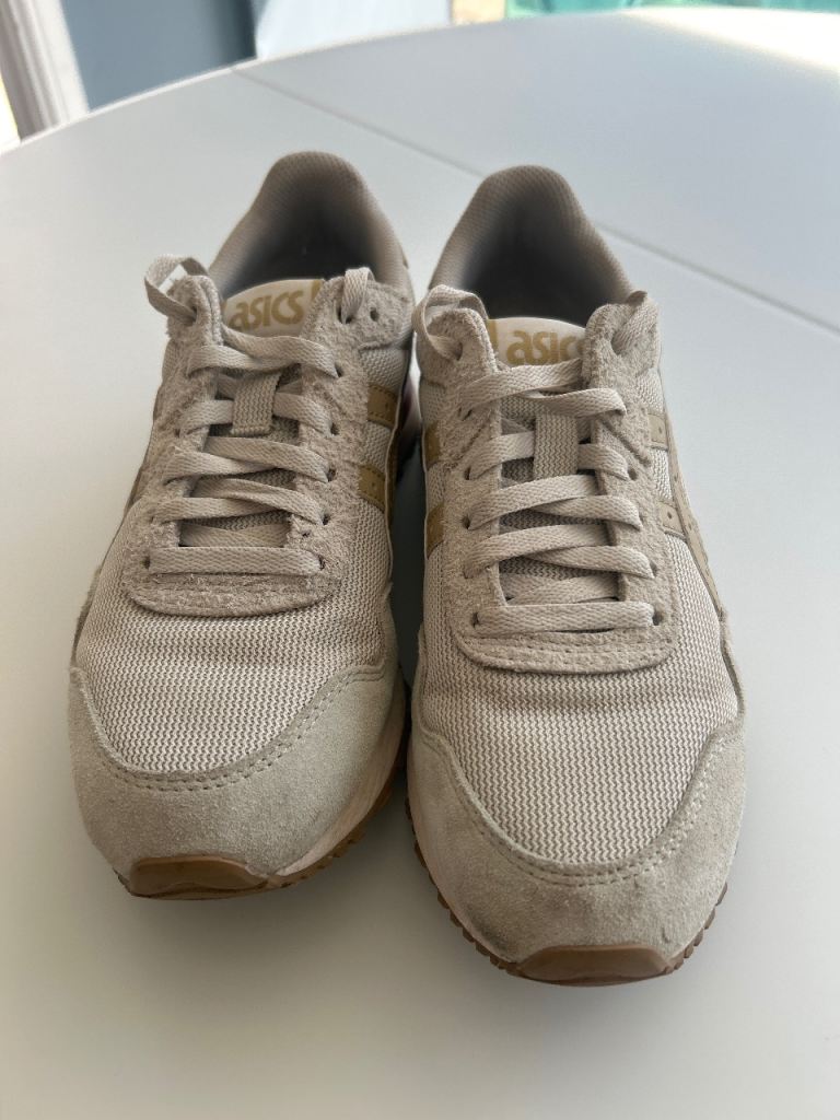 Women’s Asics Trainers Size 5
