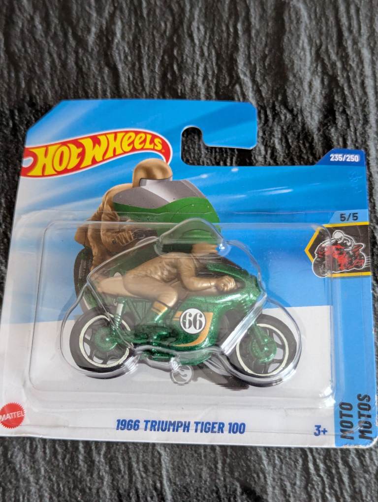 TREASURE HUNT HOT WHEELS 1966 TRIUMPH TIGER 100