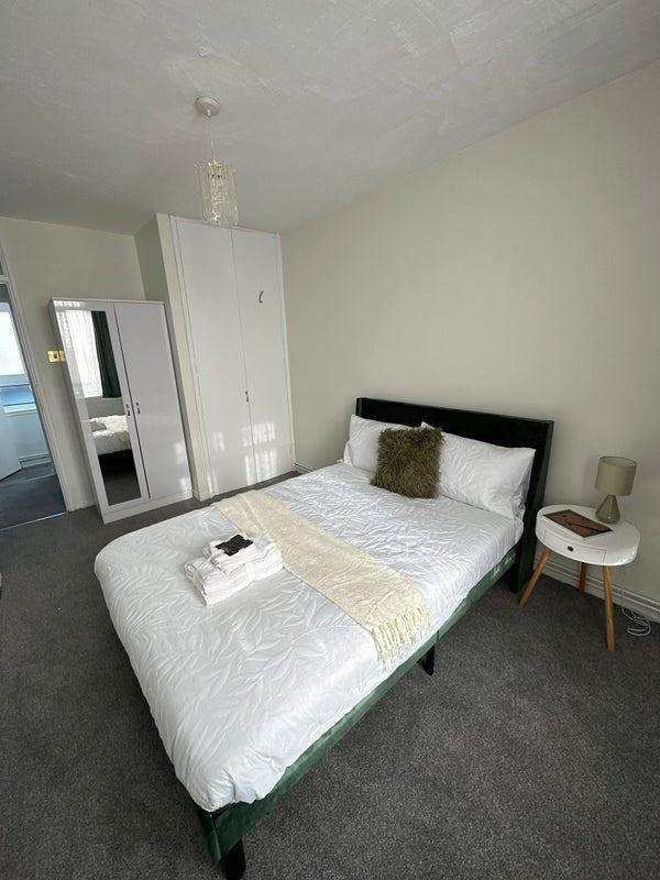 LEEDS DSS UC LCW PIP BENEFITS DOUBLE ROOM
