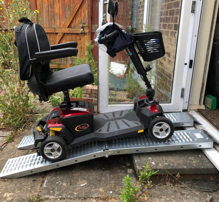 Folding ramp | Loading ramps 400 kg max | Folding ramp for access  Size 160 x 22.5x 4.5cm