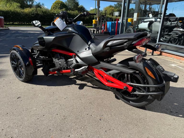 2025 Can-Am Spyder F3s 6 speed semi auto trike in black